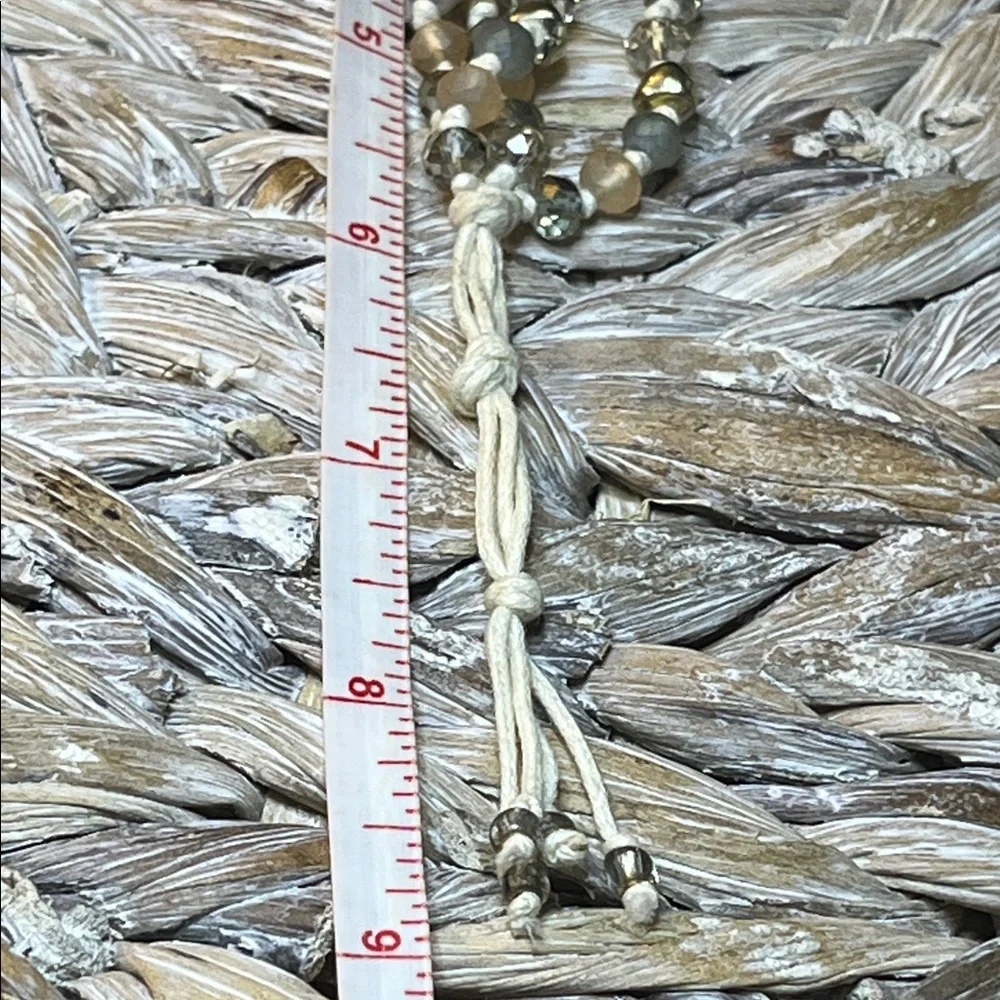 Elegant Beaded Bracelet‎ with Gold Accents